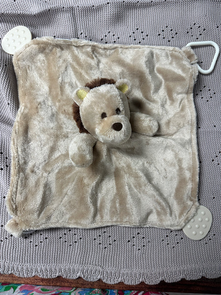 Lion Snuggle Blankie with Teether (Copy)